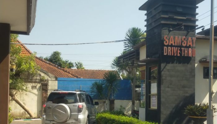 Samsat Kediri Kota Dipuji Wajib Pajak Karena Pelayanan Optimal